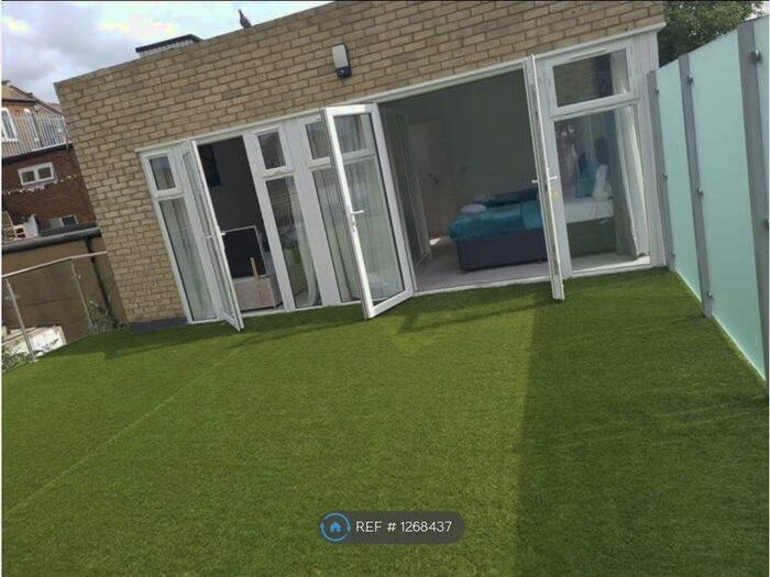 2 Bedroom Detached House To Rent In High Road, Chadwell Heath RM6