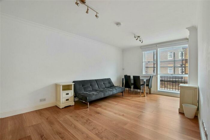 Mews To Rent In Cumberland Terrace Mews, Regent's Park, London, NW1