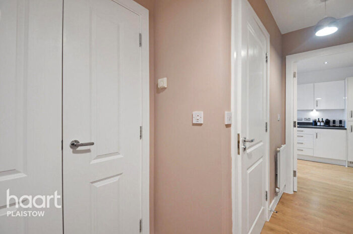1 Bedroom Apartment For Sale In George Peabody Street, London, E13