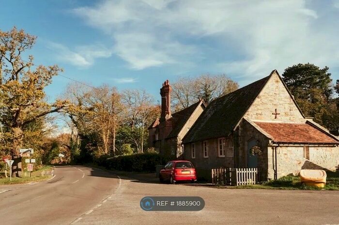 2 Bedroom Cottage To Rent In Mark Beech, Edenbridge, TN8
