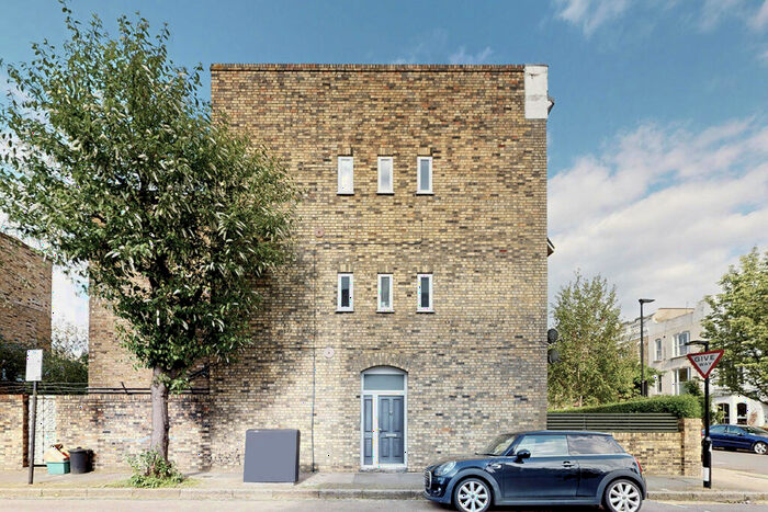 2 Bedroom Flat To Rent In Arthur Road, London, N7