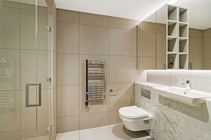 2 Bedroom Apartment To Rent In Royal Captain Court, Arniston Way, E14