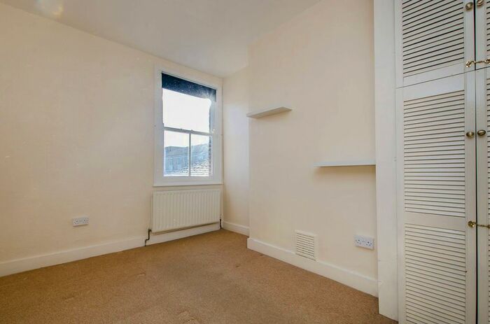 1 Bedroom Flat To Rent In Morna Road, Camberwell, London, SE5