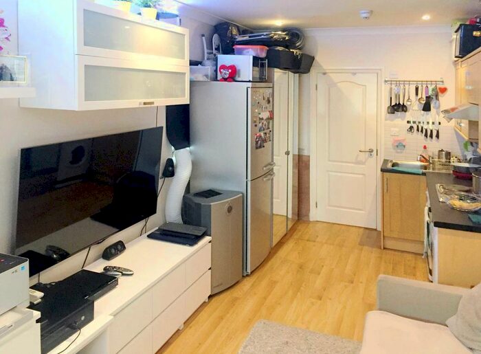 Studio To Rent In Abbey Road, London, NW10