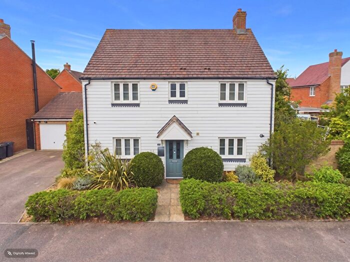 4 Bedroom Detached House For Sale In Rutledge Avenue, Kingsnorth, TN25