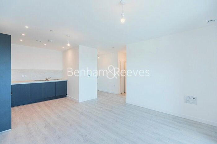 1 Bedroom Flat To Rent In East Acton Lane, Acton, W3