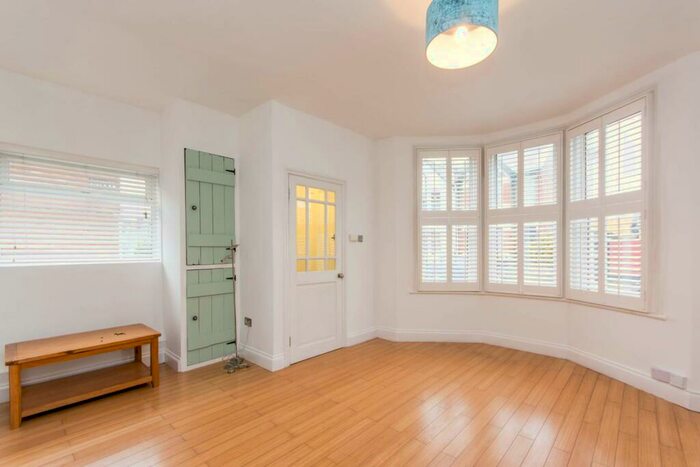 1 Bedroom Flat To Rent In Balmoral Road, Willesden Green, London, NW2