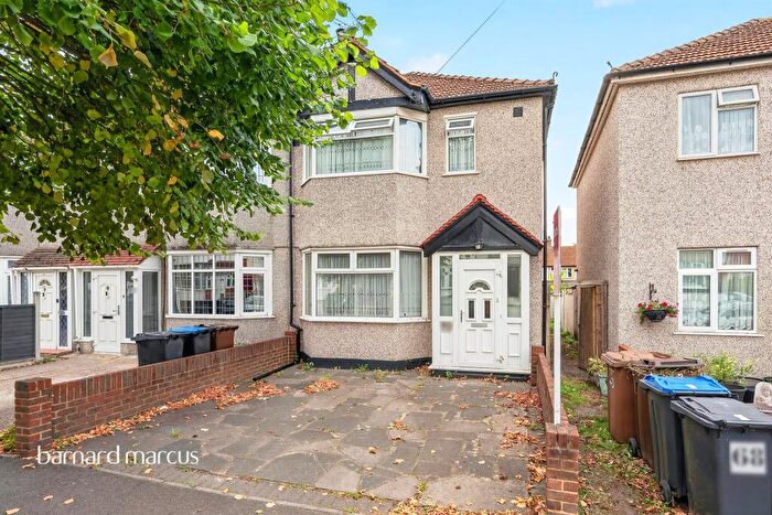 3 Bedroom Semi-Detached House For Sale In Consfield Avenue, New Malden, KT3