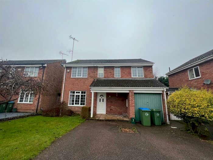 4 Bedroom Detached House To Rent In Lautrec Way, Aylesbury, HP19