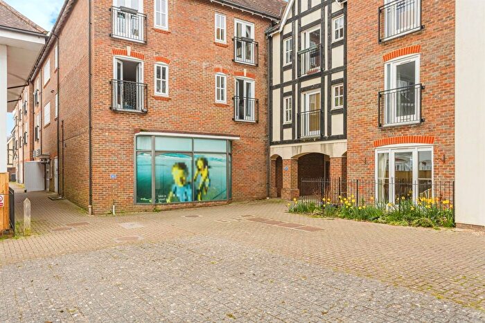 2 Bedroom Flat For Sale In Middle Village, Haywards Heath, RH16