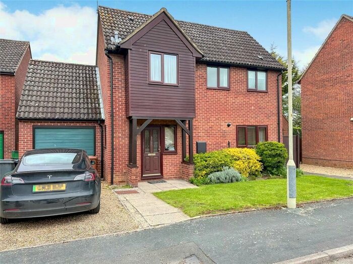 3 Bedroom Detached House To Rent In Edens Close, Bishop's Stortford, Hertfordshire, CM23