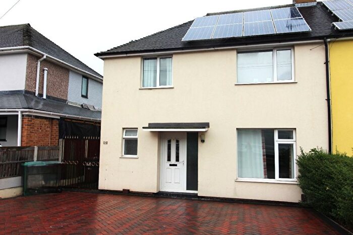 3 Bedroom Semi-Detached House To Rent In Wrenthorpe Vale, Nottingham, NG11