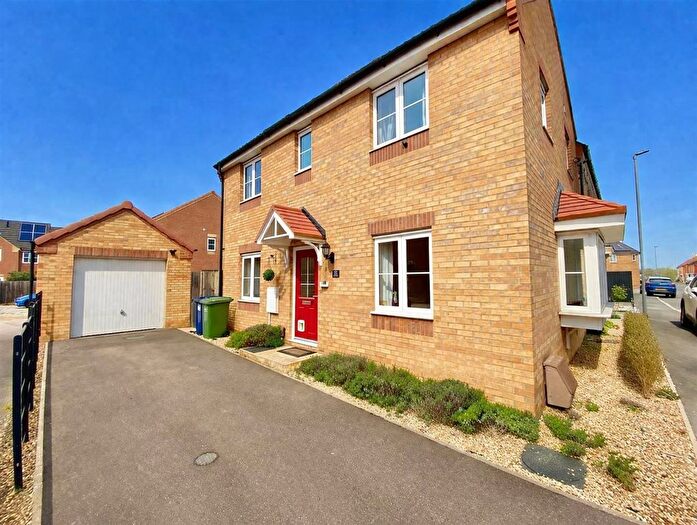 3 Bedroom End Of Terrace House For Sale In Violet Avenue, Whittlesey, Peterborough, PE7