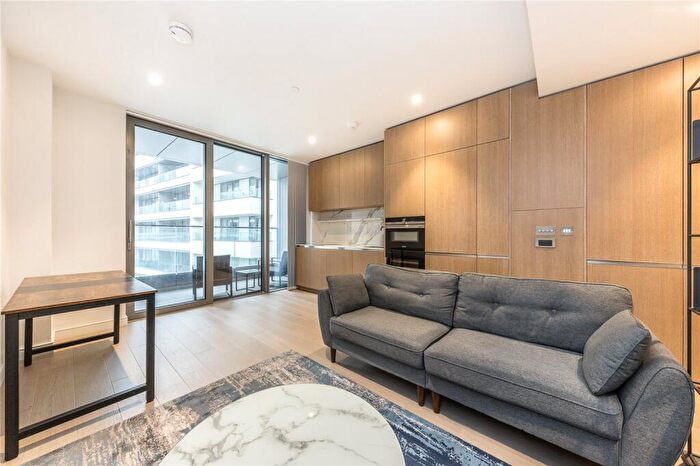 Apartment To Rent In Park Drive, London, E14