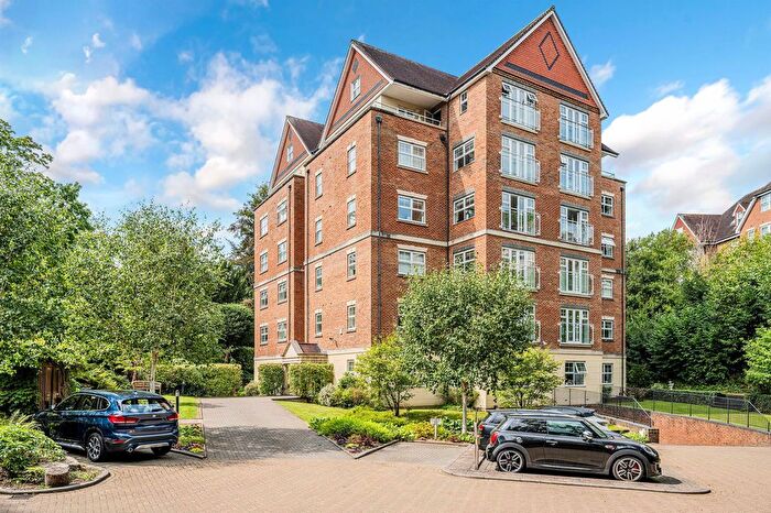 2 Bedroom Penthouse For Sale In Valley Court, Wray Common Road, Reigate, RH2