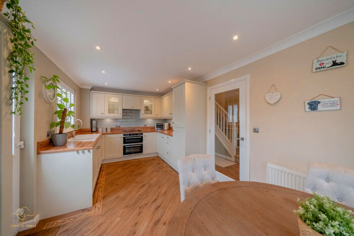 3 Bedroom Semi-Detached House For Sale In Bevills Pasture, Pondersbridge, PE26