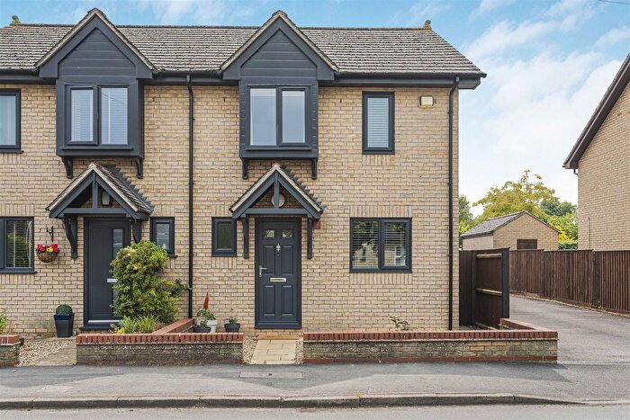 3 Bedroom Semi-Detached House For Sale In Rosemary Road, Waterbeach, Cambridge, CB25