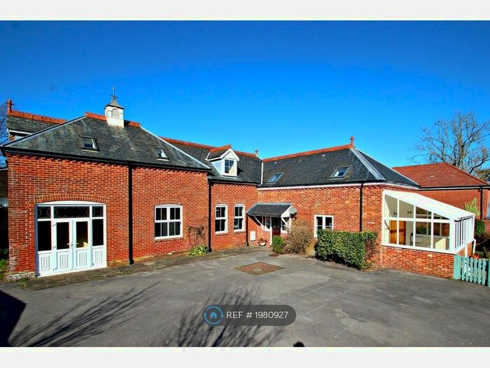 4 Bedroom Detached House To Rent In Oaklands Avenue, Rowland's Castle, PO9