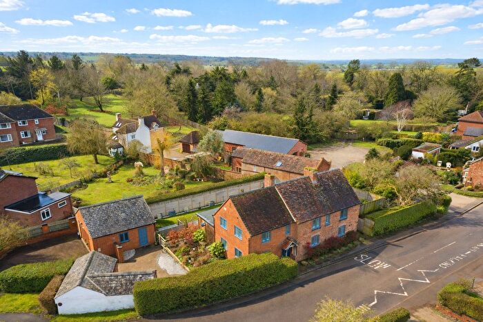 4 Bedroom Detached House For Sale In Ashorne, Warwick, Double Garage + Outdoor Office, CV35