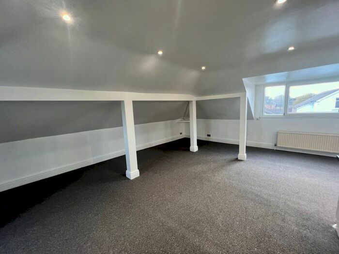 Studio To Rent In Selsdon Road, South Croydon, CR2