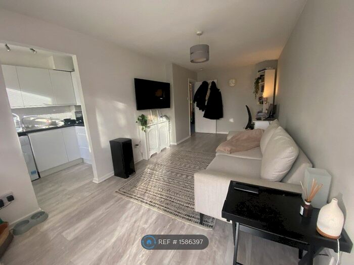 1 Bedroom Flat To Rent In Granary Court, Dunmow, CM6