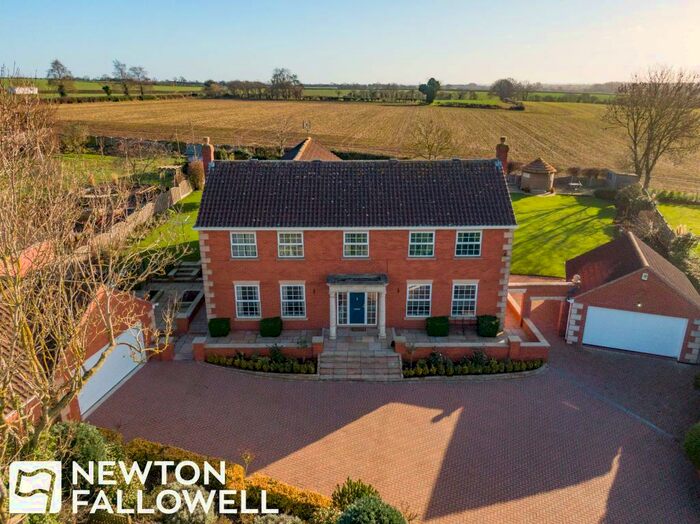 5 Bedroom Detached House For Sale In Heathfield House, Headon, DN22