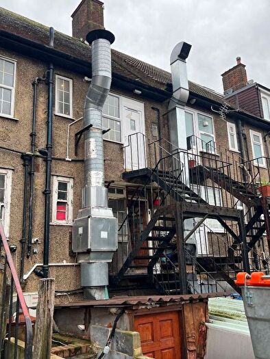 1 Bedroom Property To Rent In High Street, Edgware, HA8