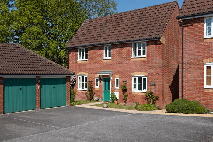 3 Bedroom Detached House For Sale In Fruitfields Close, Devizes, Wiltshire, SN10