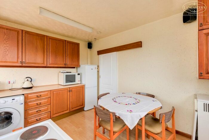 2 Bedroom Semi-Detached Bungalow For Sale In Scot Lane, Blackrod, Bolton, BL6