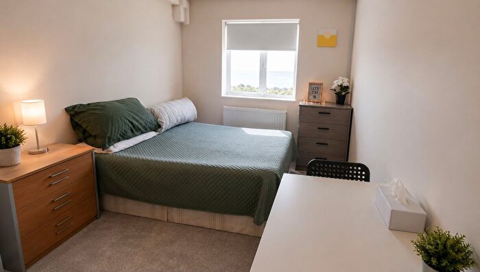 Studio To Rent In St. Edmunds Close, Erith, DA18