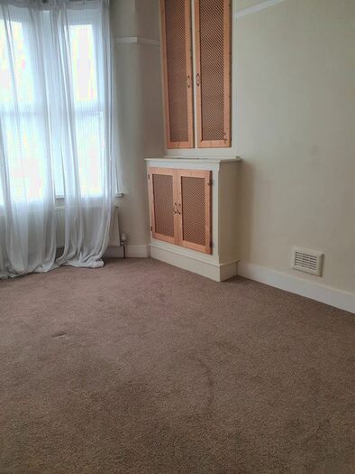 1 Bedroom Flat To Rent In Sheringham Avenue, Manor Park, E12