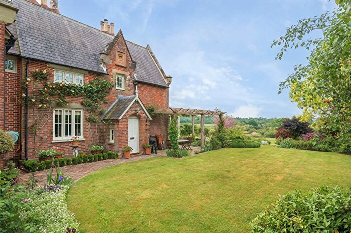 3 Bedroom Semi-Detached House For Sale In Houghton, Arundel, BN18