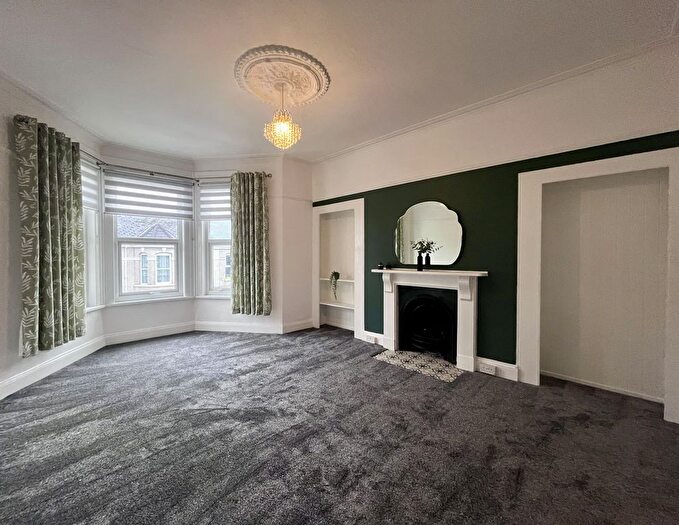 3 Bedroom Flat To Rent In May Terrace, Plymouth, PL4