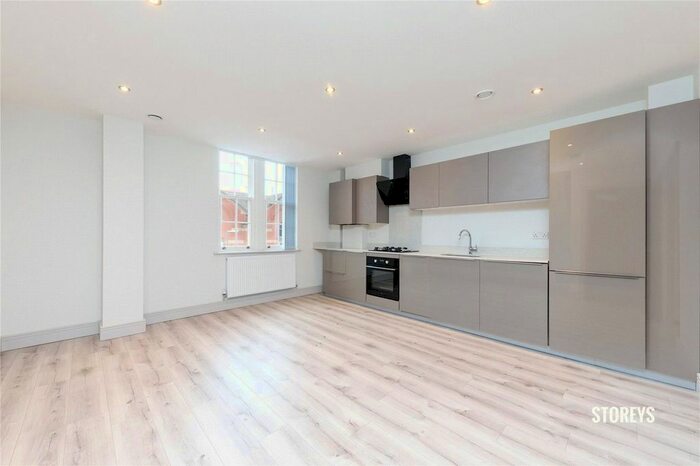 2 Bedroom Flat To Rent In Clockhouse Avenue, Barking, London, IG11