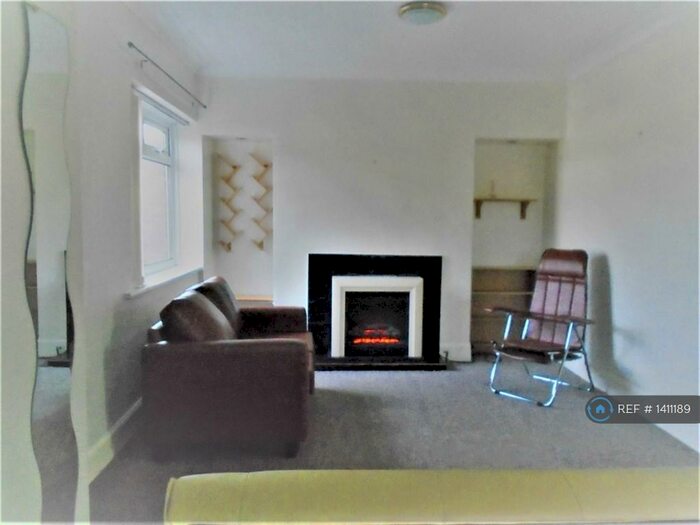 2 Bedroom Maisonette To Rent In Kings Road North, Wallsend, NE28