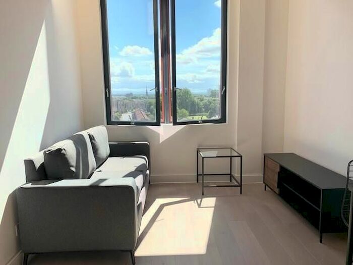 1 Bedroom Flat To Rent In Spinners Way, Manchester, M15