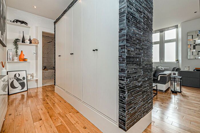 1 Bedroom Flat For Sale In Shaw Drive, Bearsden, Glasgow, G61