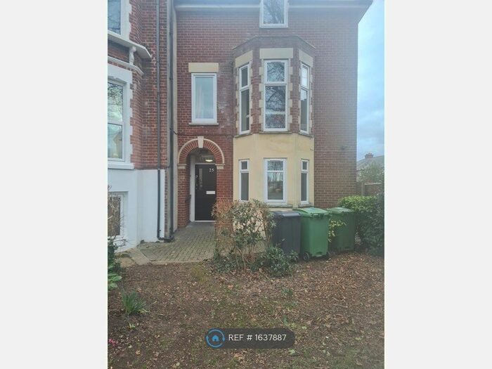 2 Bedroom Flat To Rent In Portsmouth Road, Cosham, PO6