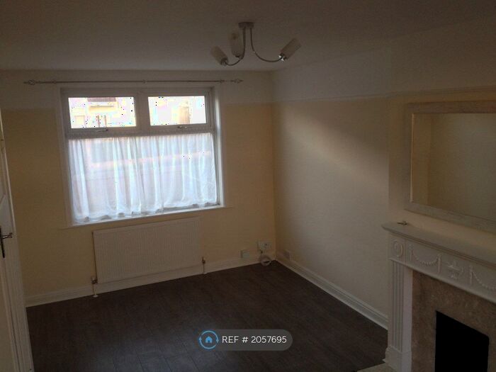 2 Bedroom Terraced House To Rent In Mansfield Street, Bristol, BS3
