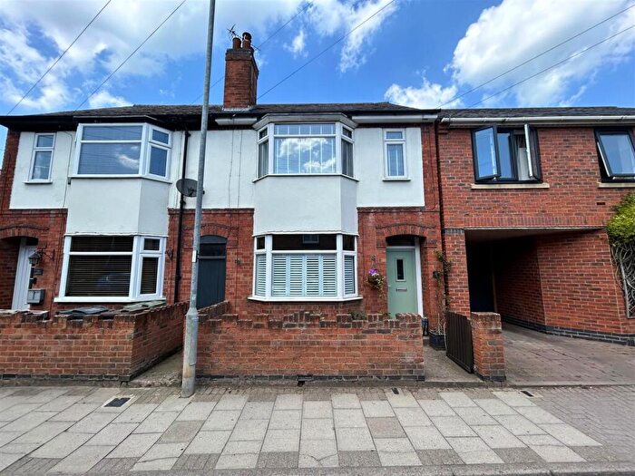 3 Bedroom Semi-Detached House For Sale In High Street, Syston, LE7