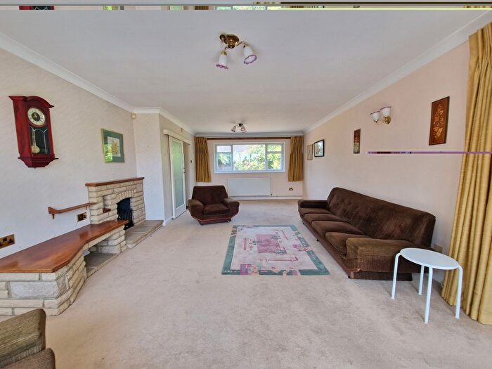 3 Bedroom Detached Bungalow To Rent In Hawthorne Avenue, Harrow, Middlesex, HA3