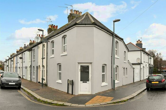 4 Bedroom End Of Terrace House To Rent In Henry Street, Bognor Regis, PO21