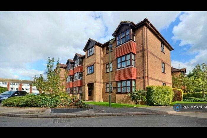1 Bedroom Flat To Rent In Mangles Road, Guildford, GU1