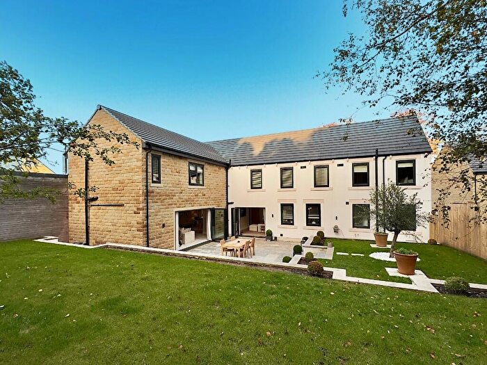 5 Bedroom Detached House To Rent In Copper Beech Barn, Oxford Road, Gomersal, Yorkshire, BD19