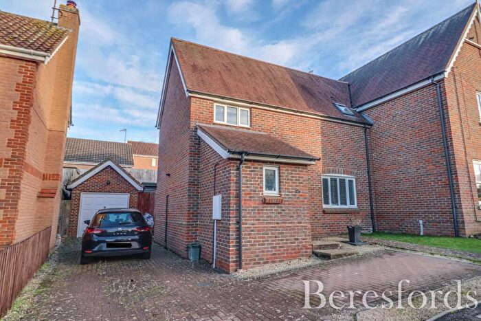 3 Bedroom Semi Detached House For Sale In Mill Park Drive, Braintree, CM7