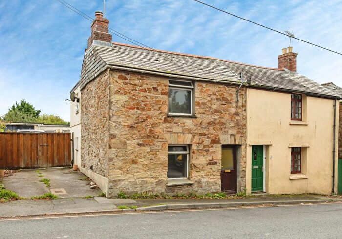 3 Bedroom Semi Detached House For Sale In Barn Lane, Bodmin, Cornwall, PL31
