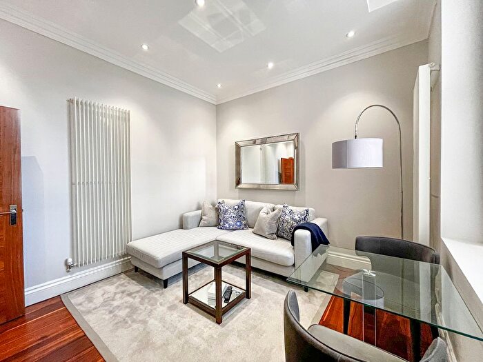 1 Bedroom Flat To Rent In Kensington Gardens Square, London, W2