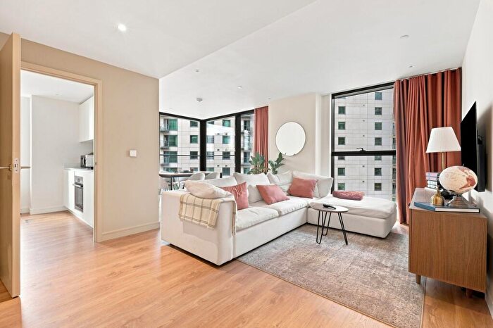 2 Bedroom Flat For Sale In Hampton Tower, Canary Wharf, E14