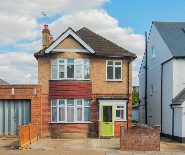 3 Bedroom Link Detached House To Rent In Waldegrave Road, Teddington, Middlesex, TW11