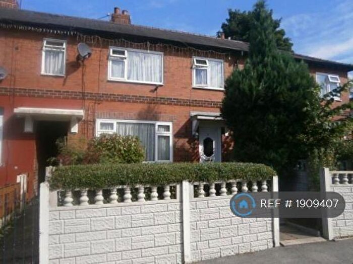 3 Bedroom Semi-Detached House To Rent In Shakespeare Road, Swinton, Manchester, M27